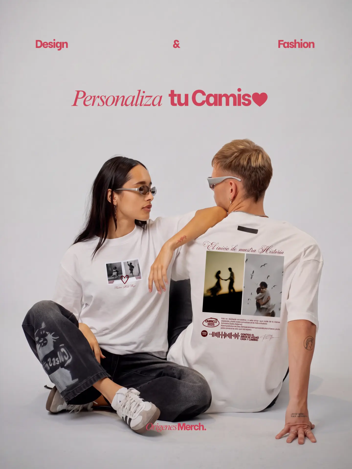 Pareja con camisas blancas personalizadas de Amor y Amistad